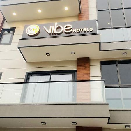 Vibe Hotel Noida Kültér fotó